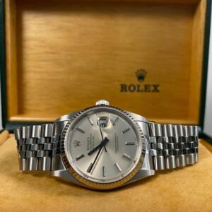 Rolex Datejust 36 Very Good Condition R serial Datejust 36 Steel Jubilee Silver Index Dial 16234