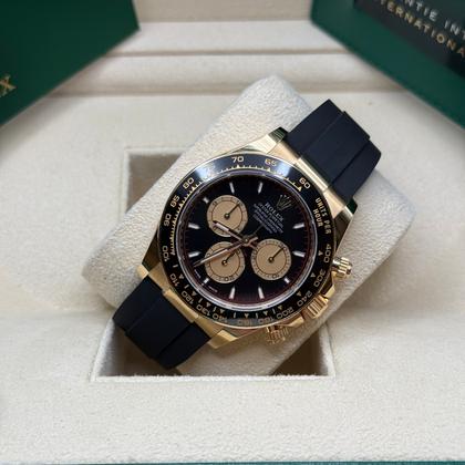 Rolex Daytona NEW 2025 Black and Gold Counter Rings Dial Oyster-Flex Bracelet - Image 3