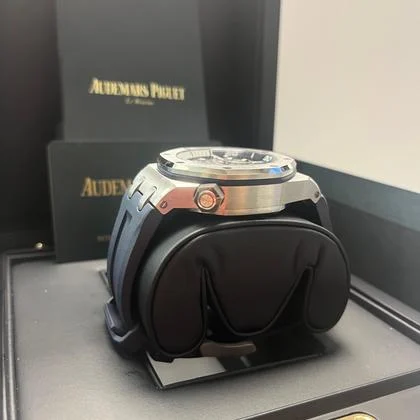 Audemars Piguet Royal Oak Offshore Diver (15720ST.OO.A009CA.01) - Image 5