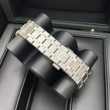 Audemars Piguet Royal Oak Selfwinding UNWORN Royal Oak Selfwinding Blue Dial 41mm 15510ST.OO.1320ST.06 Stainless Steel Full Set Unworn Complete Box & Papers - Image 7