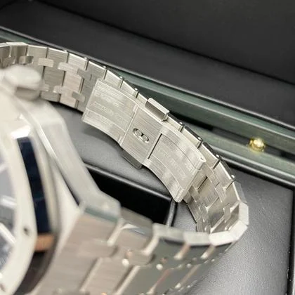 Audemars Piguet Royal Oak Selfwinding UNWORN Royal Oak Selfwinding Blue Dial 41mm 15510ST.OO.1320ST.06 Stainless Steel Full Set Unworn Complete Box & Papers - Image 3
