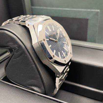Audemars Piguet Royal Oak Selfwinding UNWORN Royal Oak Selfwinding Blue Dial 41mm 15510ST.OO.1320ST.06 Stainless Steel Full Set Unworn Complete Box & Papers - Image 5
