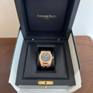 Audemars Piguet Royal Oak Dual Time Full set (incl. travel case) mint condition.