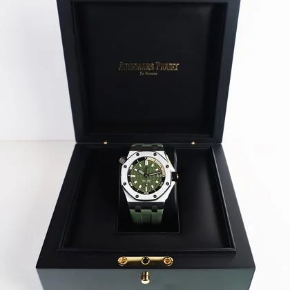 Audemars Piguet Royal Oak Offshore Diver 42mm Green Dial Rubber Strap - Image 7