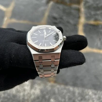Audemars Piguet Royal Oak Selfwinding Full Set with Original Box and Papers - Image 8