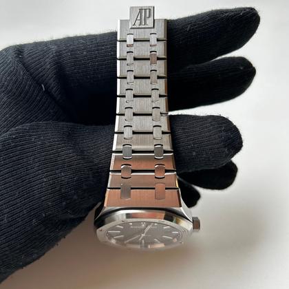 Audemars Piguet Royal Oak Selfwinding Full Set with Original Box and Papers - Image 4