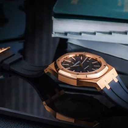 Audemars Piguet Royal Oak Selfwinding 15400or.oo.d002cr.01 Automatic 18k Gold 41mm Box & Papers - Image 2