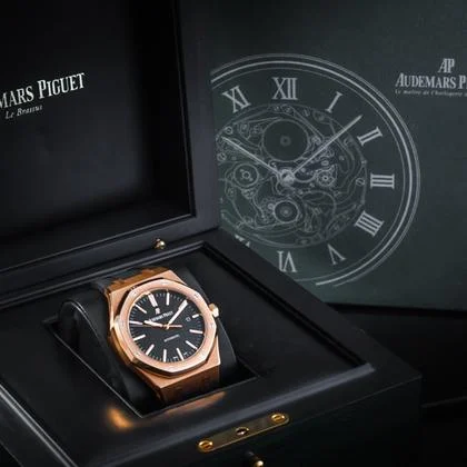 Audemars Piguet Royal Oak Selfwinding 15400or.oo.d002cr.01 Automatic 18k Gold 41mm Box & Papers - Image 11