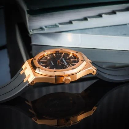 Audemars Piguet Royal Oak Selfwinding 15400or.oo.d002cr.01 Automatic 18k Gold 41mm Box & Papers - Image 4