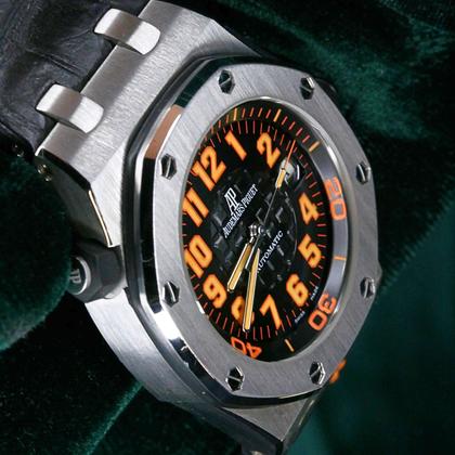 Audemars Piguet Royal Oak Offshore Diver MINT COMPLETE SET Royal Oak Offshore Diver Scuba Orange 42MM Black Orange Dial 15701ST - Image 9