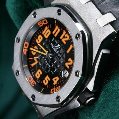 Audemars Piguet Royal Oak Offshore Diver MINT COMPLETE SET Royal Oak Offshore Diver Scuba Orange 42MM Black Orange Dial 15701ST - Image 5