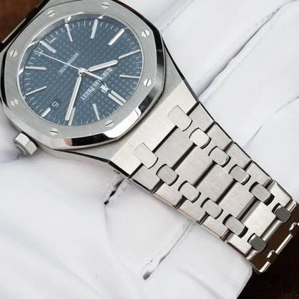 Audemars Piguet Royal Oak Selfwinding 15400ST.OO.1220ST.03 - Image 6