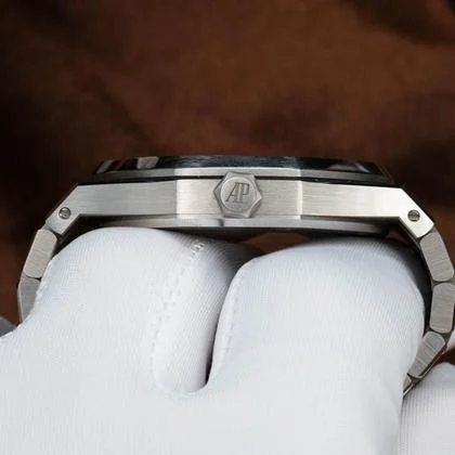 Audemars Piguet Royal Oak Selfwinding 15400ST.OO.1220ST.03 - Image 5