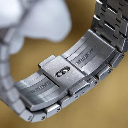 Audemars Piguet Royal Oak Selfwinding 41mm Blue Dial Stainless Steel AP 15400ST - Complete Set - Image 5