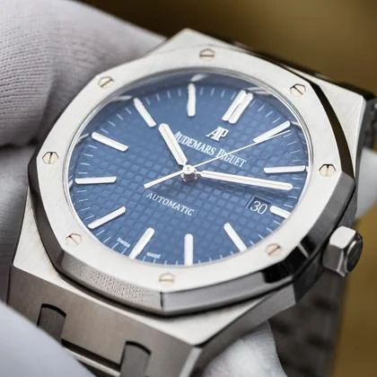 Audemars Piguet Royal Oak Selfwinding 41mm Blue Dial Stainless Steel AP 15400ST - Complete Set - Image 3