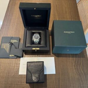 Audemars Piguet Royal Oak Selfwinding Full set inc original box travel box all papers. 1 owner