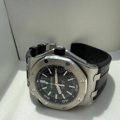 Audemars Piguet Royal Oak Offshore Diver Full Set Excellent Condition - Image 12
