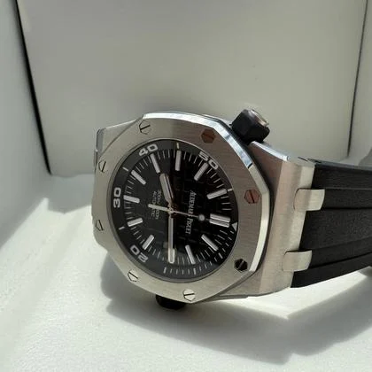 Audemars Piguet Royal Oak Offshore Diver Full Set Excellent Condition - Image 15