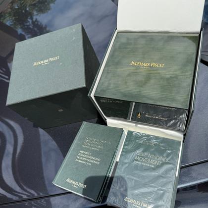 Audemars Piguet Royal Oak Offshore Diver Full Set Excellent Condition - Image 5