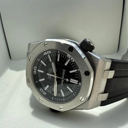 Audemars Piguet Royal Oak Offshore Diver Full Set Excellent Condition - Image 14
