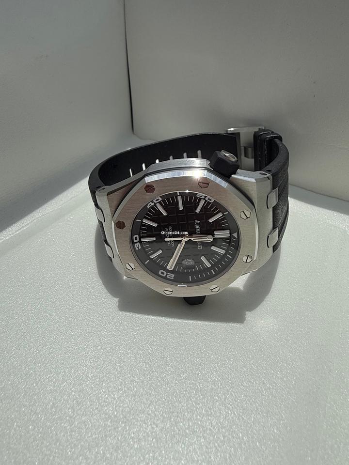 Audemars Piguet Royal Oak Offshore Diver Full Set Excellent Condition - Image 4