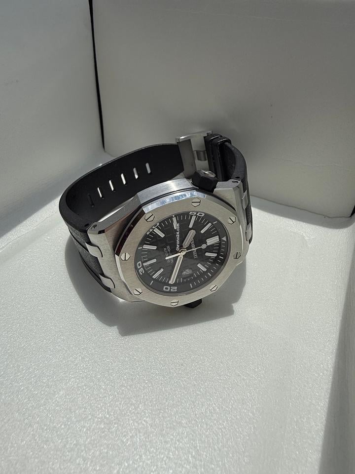 Audemars Piguet Royal Oak Offshore Diver Full Set Excellent Condition - Image 2