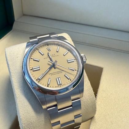 Rolex Oyster Perpetual 40mm NEW 2025/Beije/134300 - Image 10