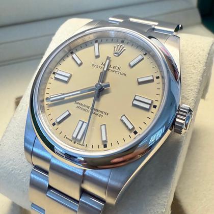Rolex Oyster Perpetual 40mm NEW 2025/Beije/134300 - Image 8