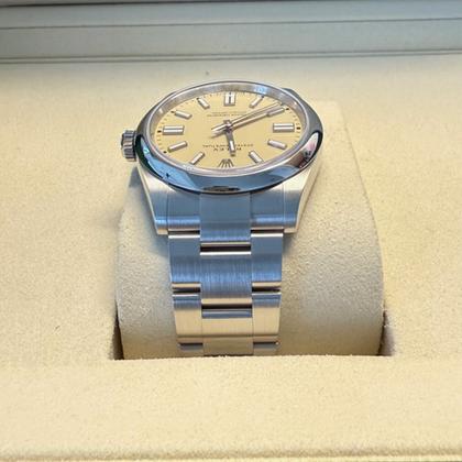 Rolex Oyster Perpetual 40mm NEW 2025/Beije/134300 - Image 2