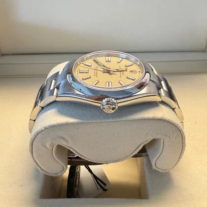 Rolex Oyster Perpetual 40mm NEW 2025/Beije/134300 - Image 6