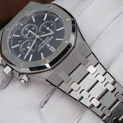 Audemars Piguet Royal Oak Chronograph 26320ST Black Dial 41mm Mint Condition Complete Set - Image 9
