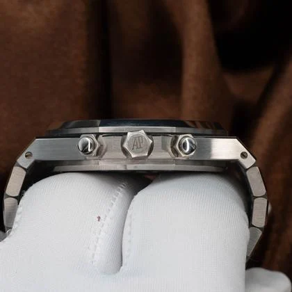 Audemars Piguet Royal Oak Chronograph 26320ST Black Dial 41mm Mint Condition Complete Set - Image 8