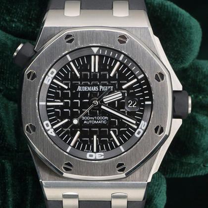 Audemars Piguet Royal Oak Offshore Diver MINT COMPLETE SET Royal Oak Offshore Diver Black Dial Stainless Steel 15703ST - Image 2