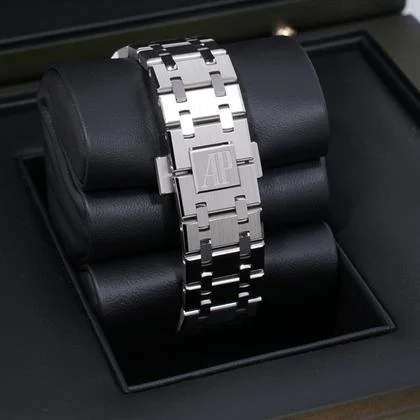 Audemars Piguet Royal Oak Chronograph Selfwinding Chronograph - Image 4