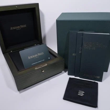 Audemars Piguet Royal Oak Chronograph Selfwinding Chronograph - Image 2