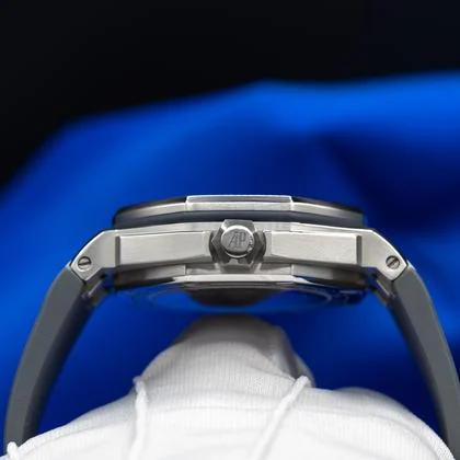 Audemars Piguet Royal Oak Offshore Diver 2024 Royal Oak Offshore Diver-Grey Dial with Quick Change Strap System includes 2 straps - Image 10