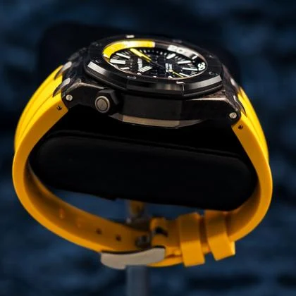 Audemars Piguet Royal Oak Offshore Diver 42 mm Full Set Crushed Carbon 15706AU.00.A002CA.01 - Image 5