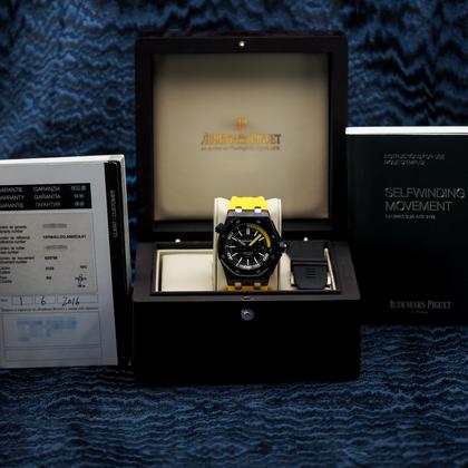 Audemars Piguet Royal Oak Offshore Diver 42 mm Full Set Crushed Carbon 15706AU.00.A002CA.01 - Image 3