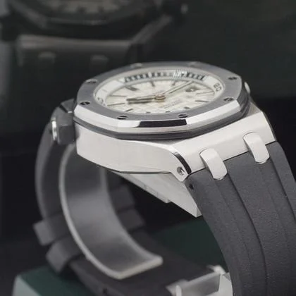 Audemars Piguet Royal Oak Offshore Diver 15710ST Full Set 2016 LC EU - Image 9