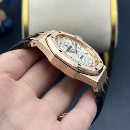 Audemars Piguet Royal Oak Selfwinding 15400or.oo.d088cr.01 - Image 4