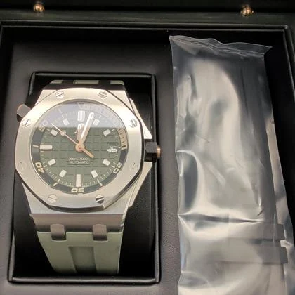 Audemars Piguet Royal Oak Offshore Diver 42mm Diver full set great condition - Image 4