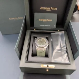 Audemars Piguet Royal Oak Offshore Diver 42mm Diver full set great condition