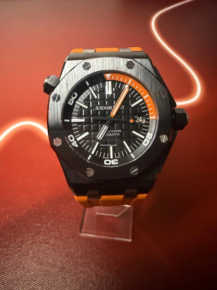 Audemars Piguet Royal Oak Offshore Diver EXCELLENT CONDITION,Full set black & orange,Ceramic,15707CE - Image 3