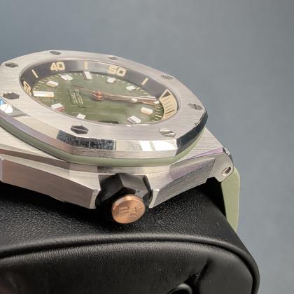 Audemars Piguet Royal Oak Offshore Diver 42mm Diver full set great condition - Image 9