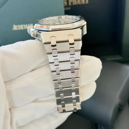 Audemars Piguet Royal Oak Chronograph Unworn 2023 26240st Royal Oak Selfwinding Chronograph 41mm White Dial - Image 4