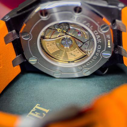 Audemars Piguet Royal Oak Offshore Diver EXCELLENT CONDITION,Full set black & orange,Ceramic,15707CE - Image 6