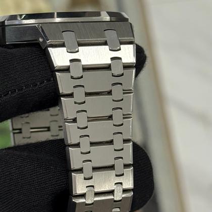 Audemars Piguet Royal Oak Selfwinding Naked - Image 7