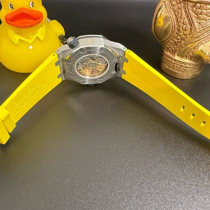 Audemars Piguet Royal Oak Offshore Diver Beautiful Blue/Yellow watch - Image 13