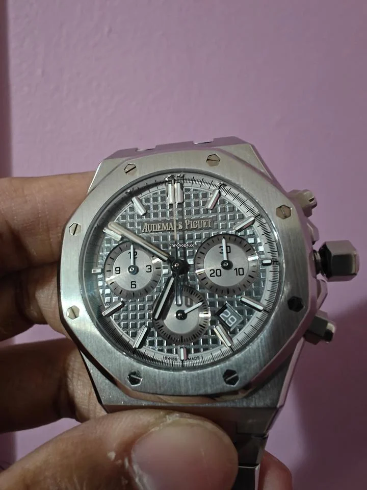 Audemars Piguet Royal Oak Chronograph 26715st - Image 3