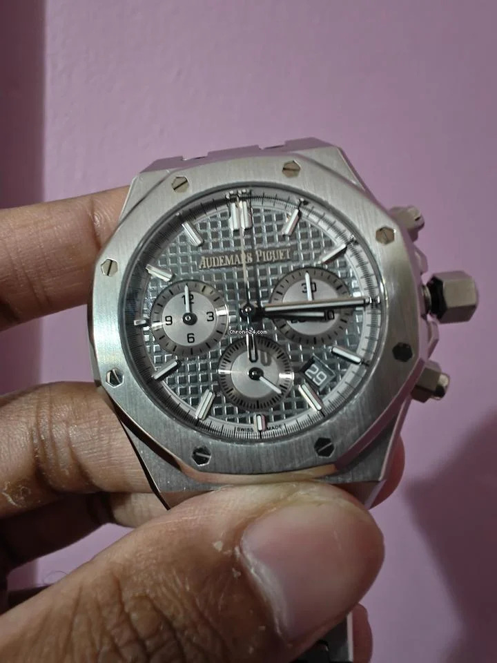 Audemars Piguet Royal Oak Chronograph 26715st - Image 2